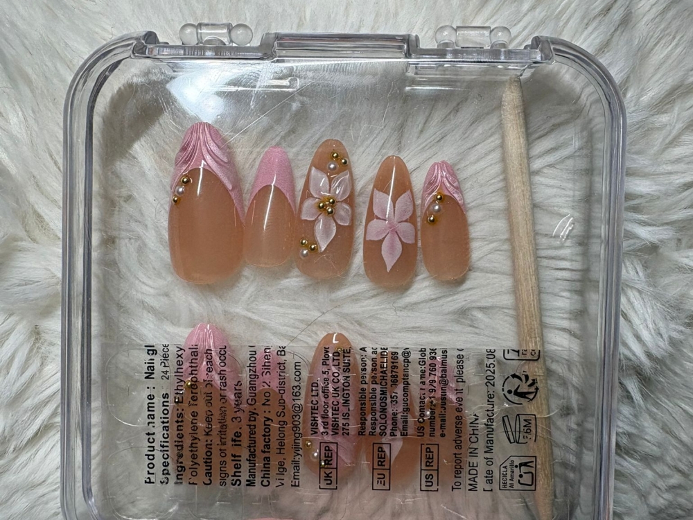 Roze 3D design nagels