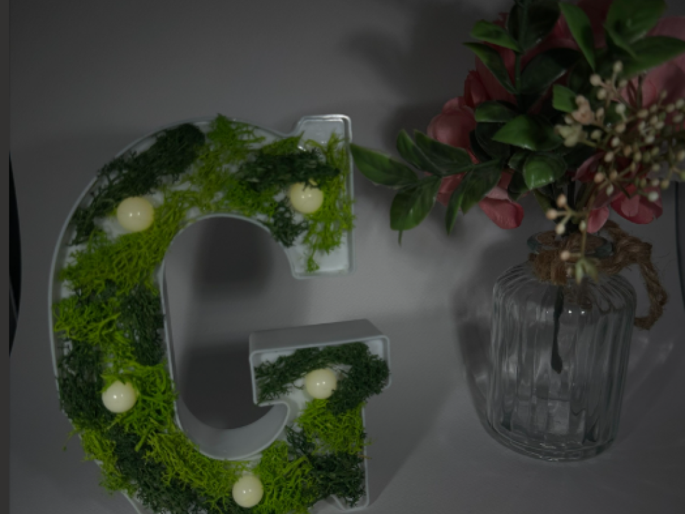 Letterlamp met plantjes