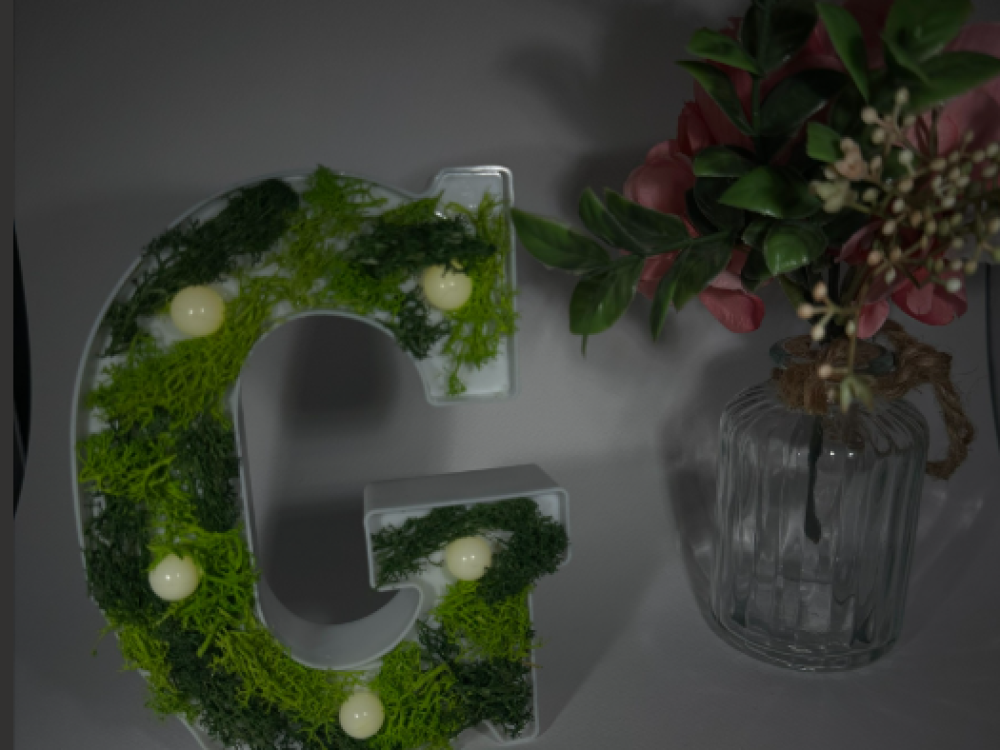 Letterlamp met plantjes