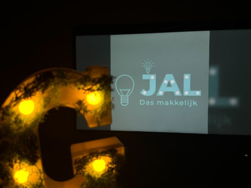 Letterlamp met plantjes